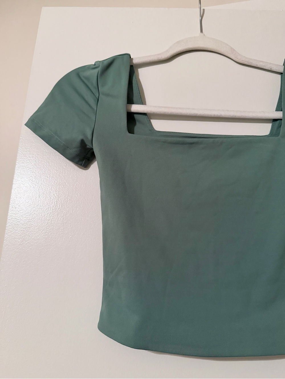 Babaton Green Square-Neck Crop Top - Picture 3 of 9